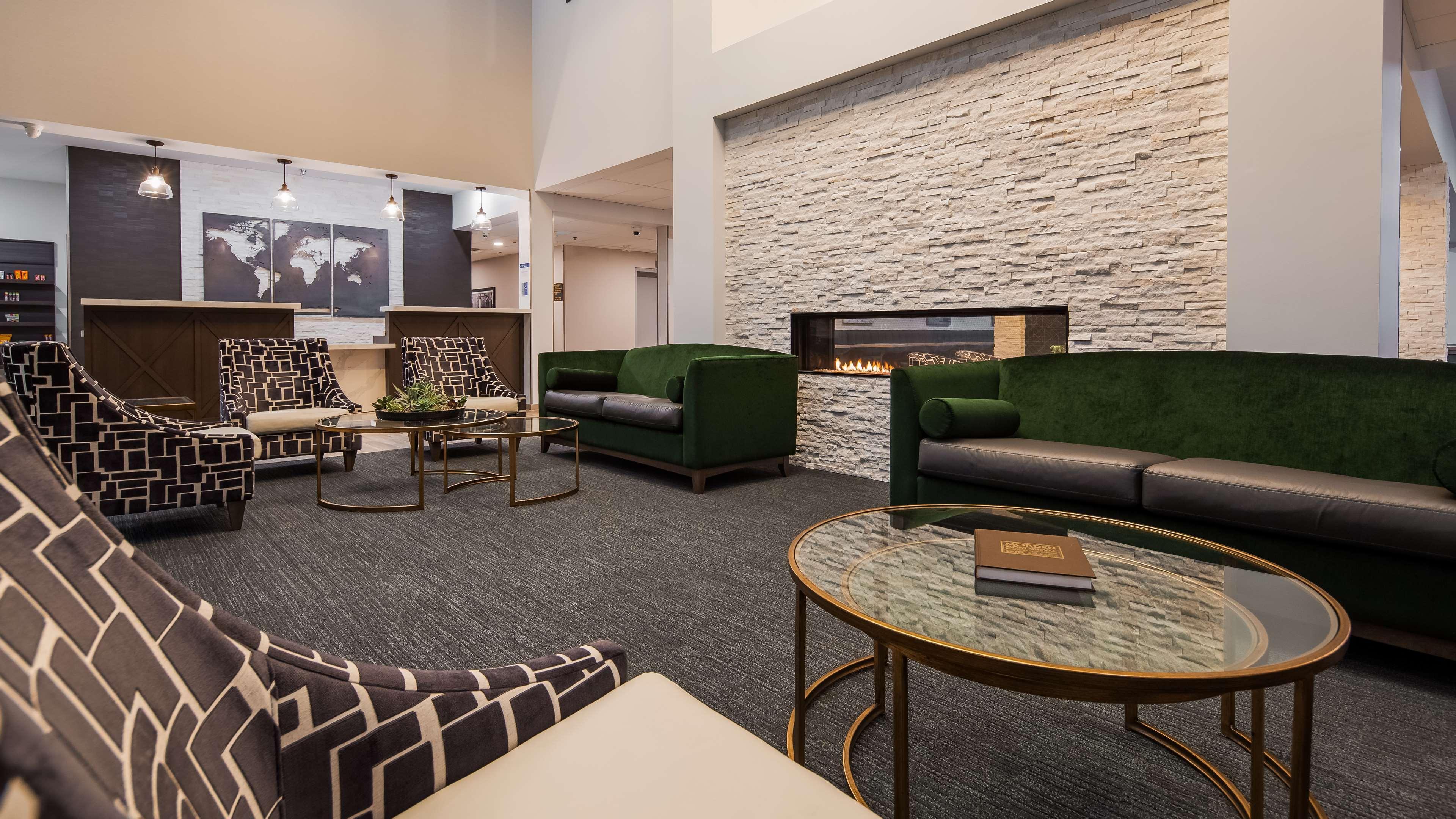 Best Western Plus Morden Exterior photo