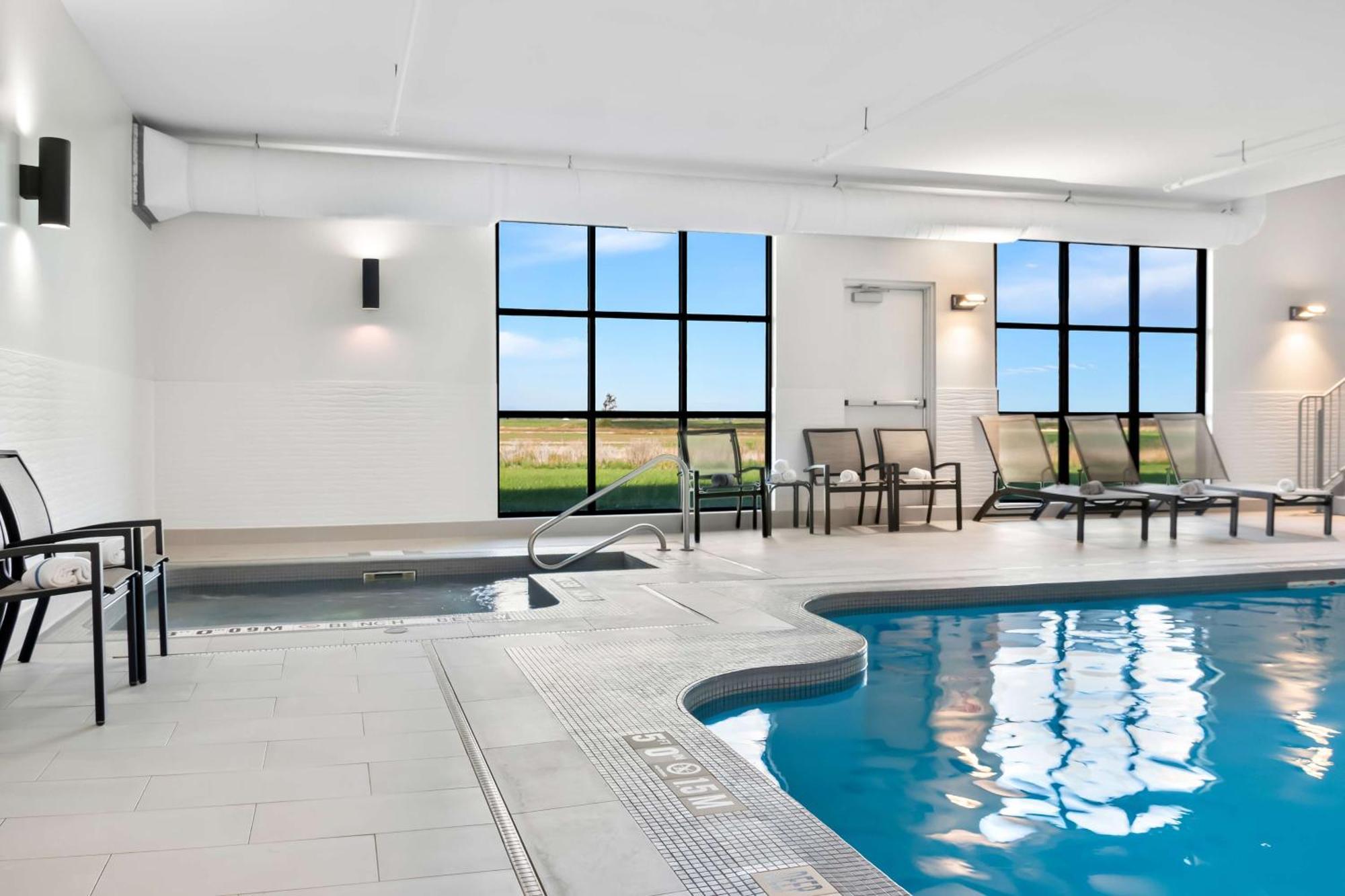 Best Western Plus Morden Exterior photo