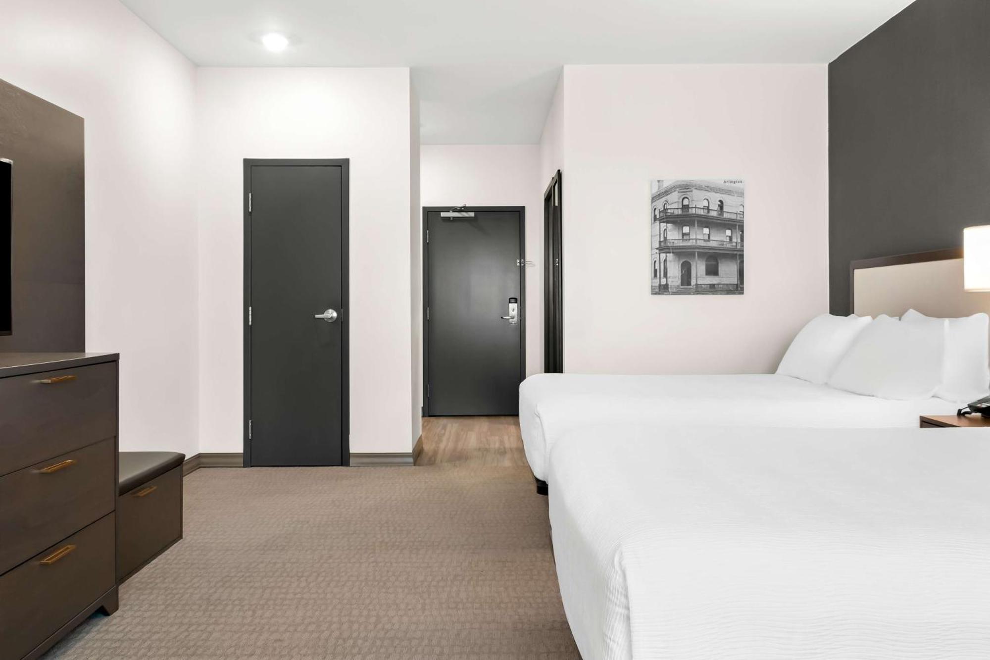 Best Western Plus Morden Exterior photo