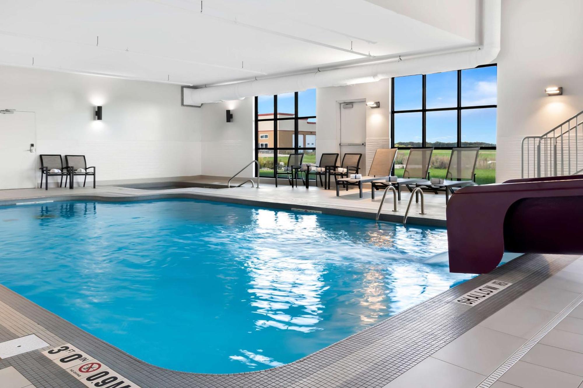 Best Western Plus Morden Exterior photo