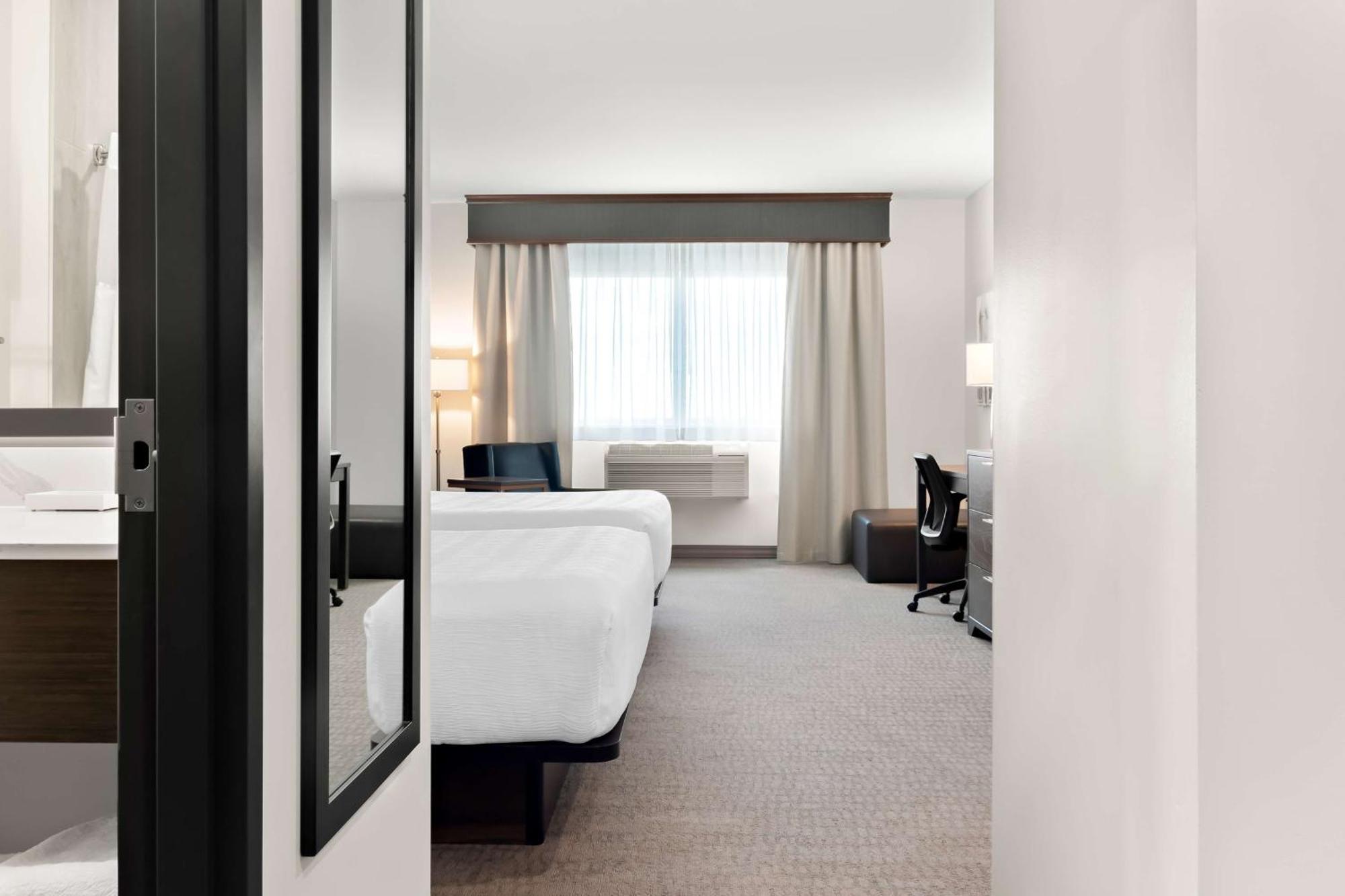 Best Western Plus Morden Exterior photo