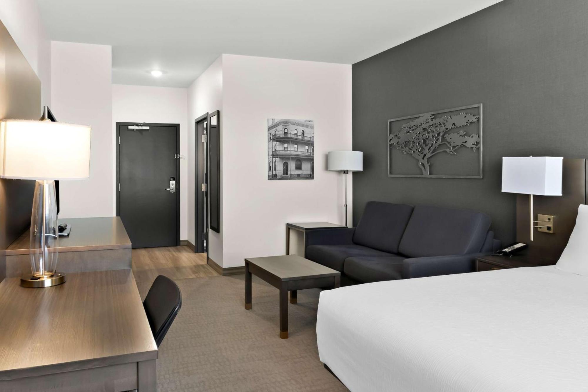 Best Western Plus Morden Exterior photo