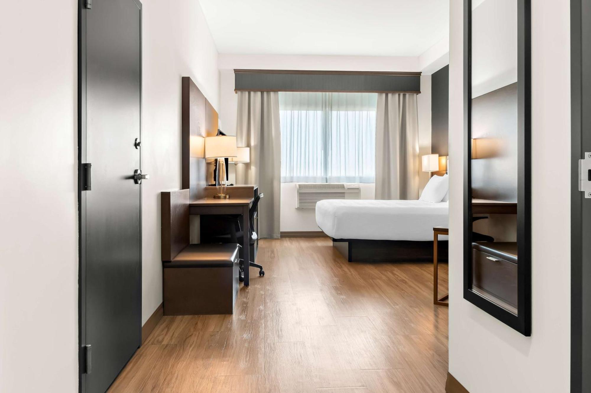 Best Western Plus Morden Exterior photo