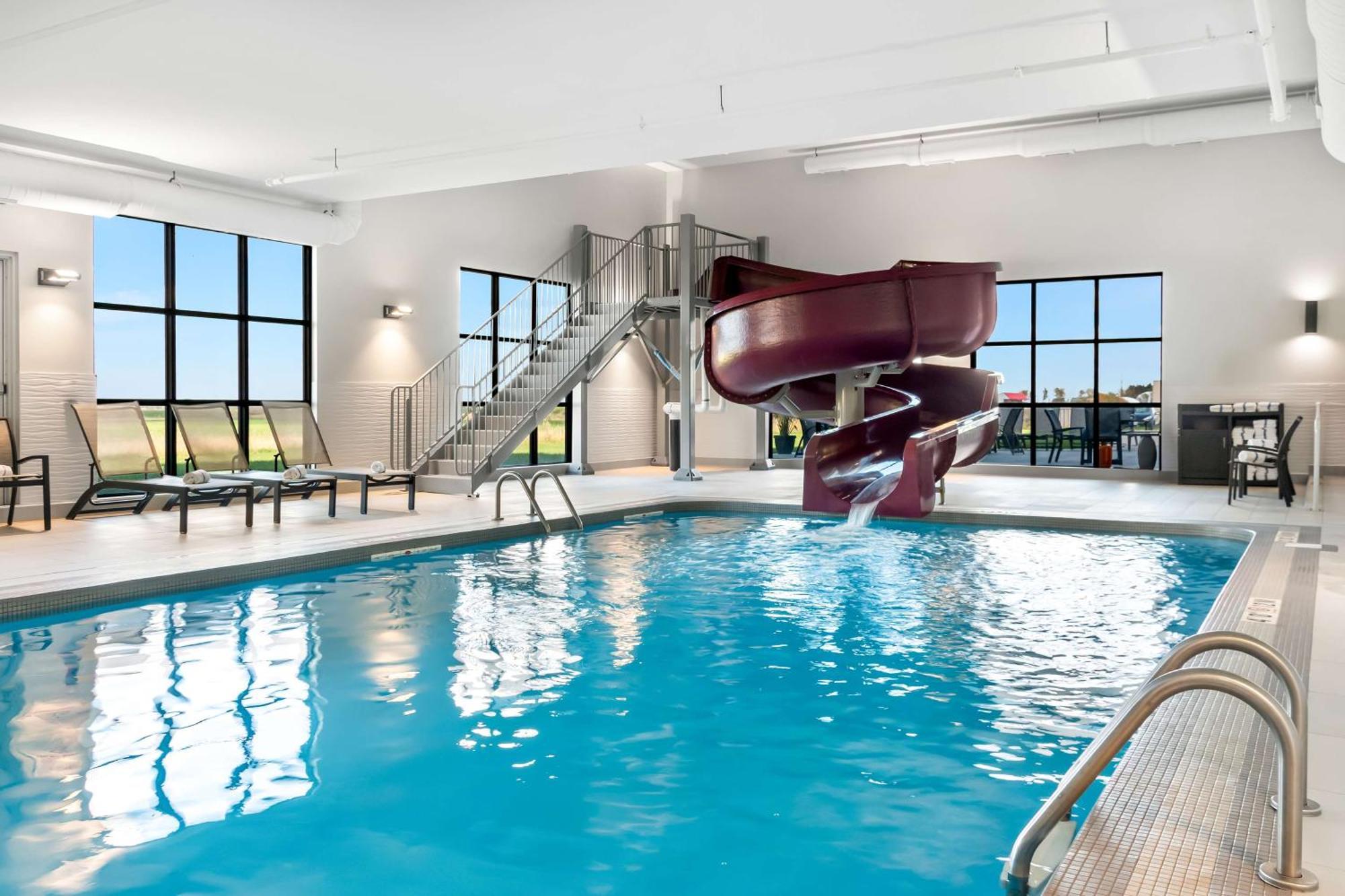 Best Western Plus Morden Exterior photo