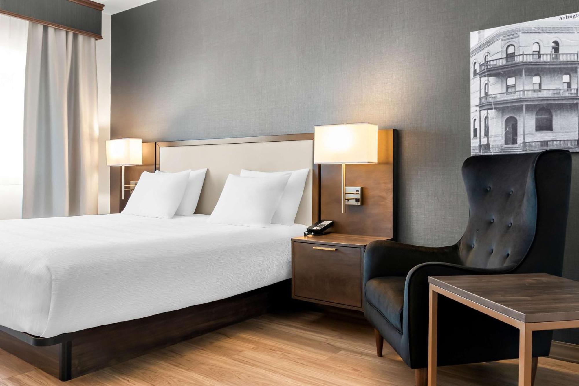 Best Western Plus Morden Exterior photo