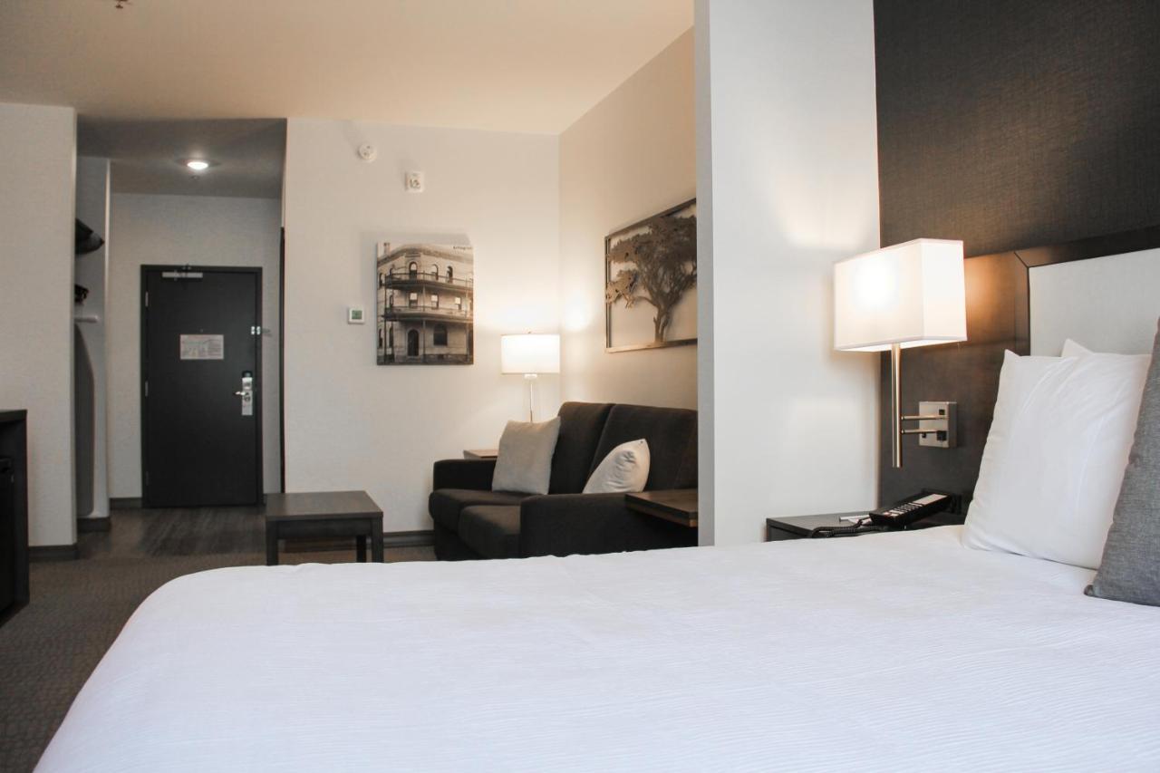 Best Western Plus Morden Exterior photo
